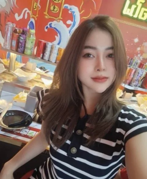 พลอย